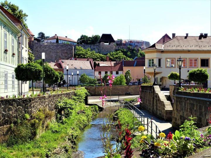 Foglal-Lak Apartman Эгер Экстерьер фото